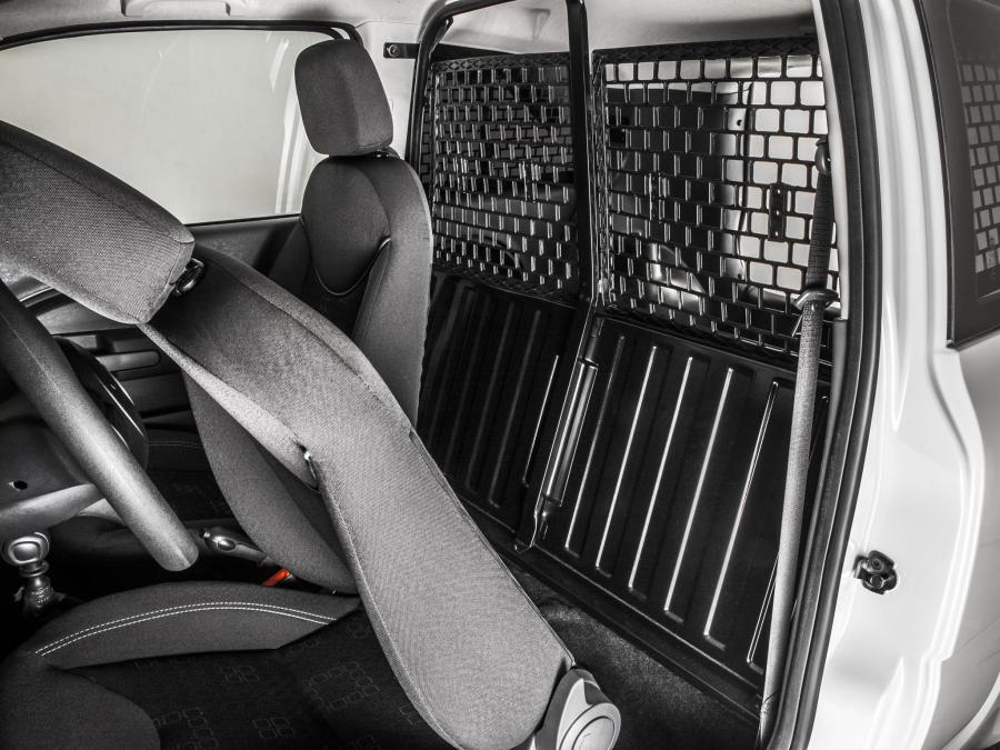  Fiat Uno Furgao 2013 года  (фото 4 из 6)